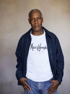 Touch. Arthur Teller (Danny Glover)