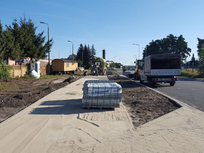 Do tunelu pod torami koło Okrężnej po twardym