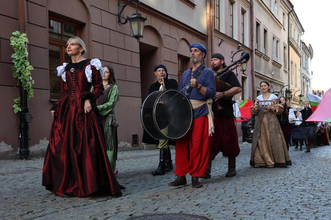 Korowód w ramach Międzynarodowego Festiwalu Renesansu w Lublinie