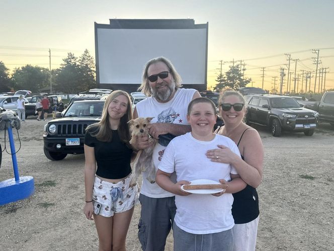 Zabierz psa do kina pod Chicago