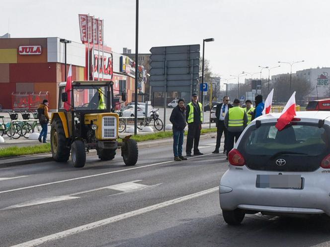 Skromne początki rolniczej blokady na drodze do Bydgoszczy