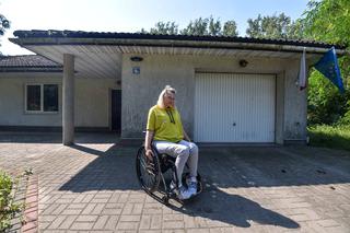 Toruń i okolice: Zbudowali dom dla niepełnosprawnej Barbary. Teraz ją z niego wyrzucają!