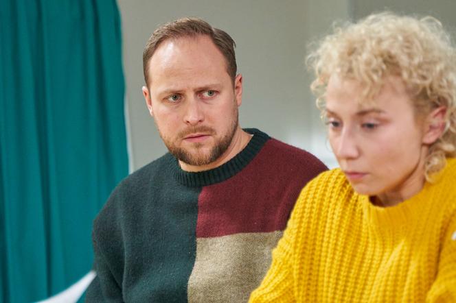 Na Wspólnej, odcinek 3572: Paweł dowie się, że nie jest ojcem Gucia?! Nie będzie mógł być dawcą szpiku – ZDJĘCIA