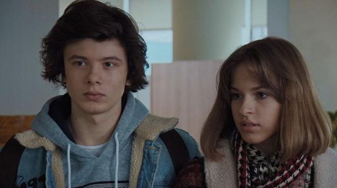 M jak miłość, odc. 1513. Damian (Oliver Proctor), Ania (Gabriela Świerczyńska)