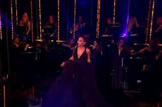 Ariana Grande z orkiestrą symfoniczną. Ta wersja God is a Woman jest lepsza niż oryginał? 