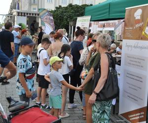 Rzemieślniczy Bazar w Kielcach. Były stoiska handlowe oraz atrakcje