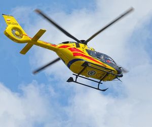 Wypadek podczas rajdu! Nieprzytomnego kierowcę zabrał helikopter