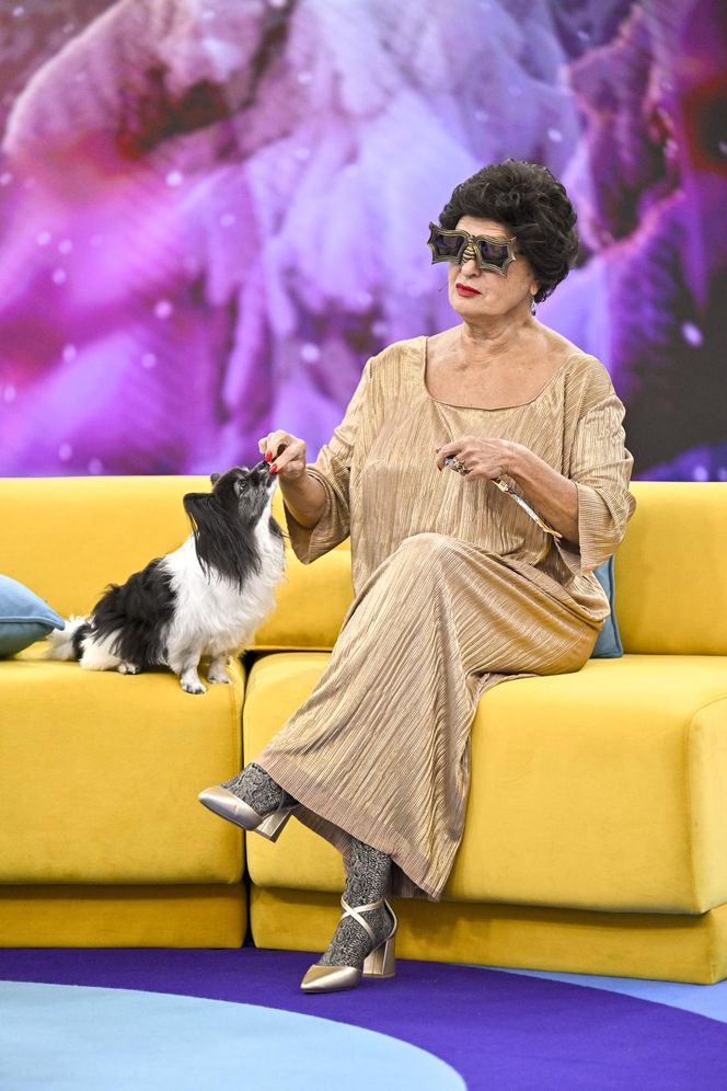 Ewa Kasprzyk z dekoltem do pępka. Tak pokazała się w programie na żywo!