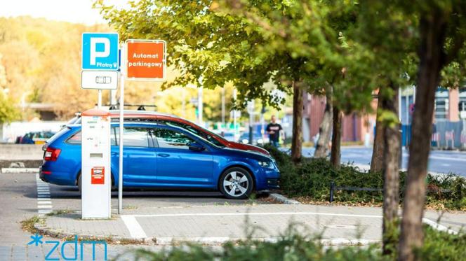 Poznań: Duże zmiany w strefie płatnego parkowania. Mieszkańcy muszą przygotować portfele