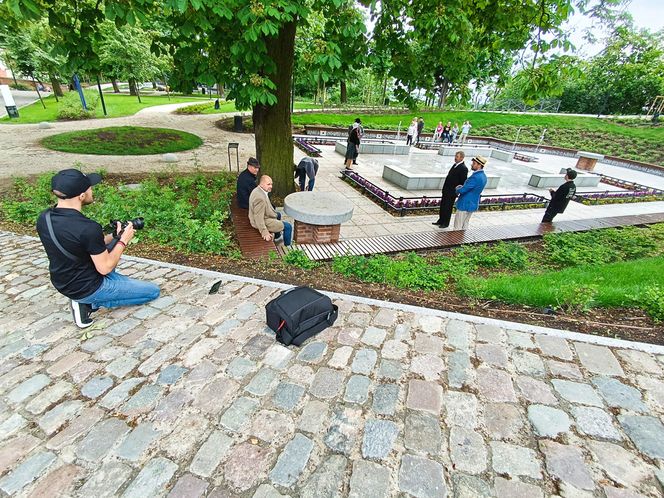 Odtworzenie zdjęcia z lat 30 pod wieżą Klimek w Grudziądzu 