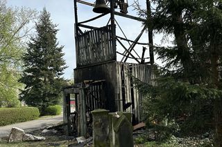 Pożar zabytkowej dzwonnicy w Warszawie