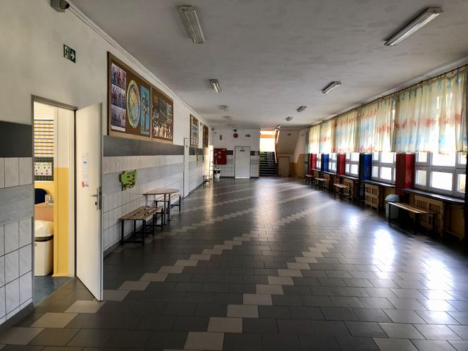 Pusta szkoła podstawowa nr 5 w Szczecinku