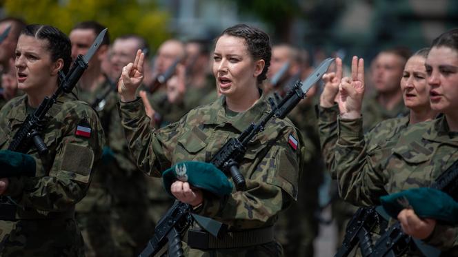 Kobiety w Wojsku Polskim. Polki chętnie odbywają dobrowolną zasadniczą służbę wojskową