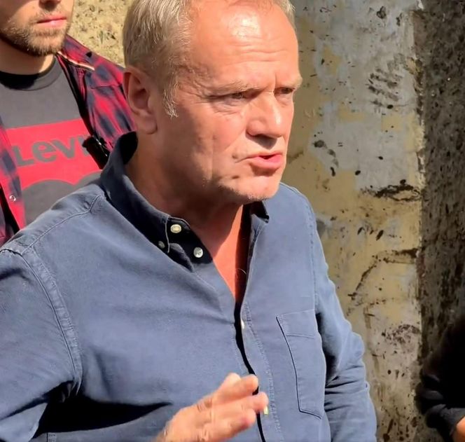 Tusk spotkał się z poszkodowanymi mieszkańcami