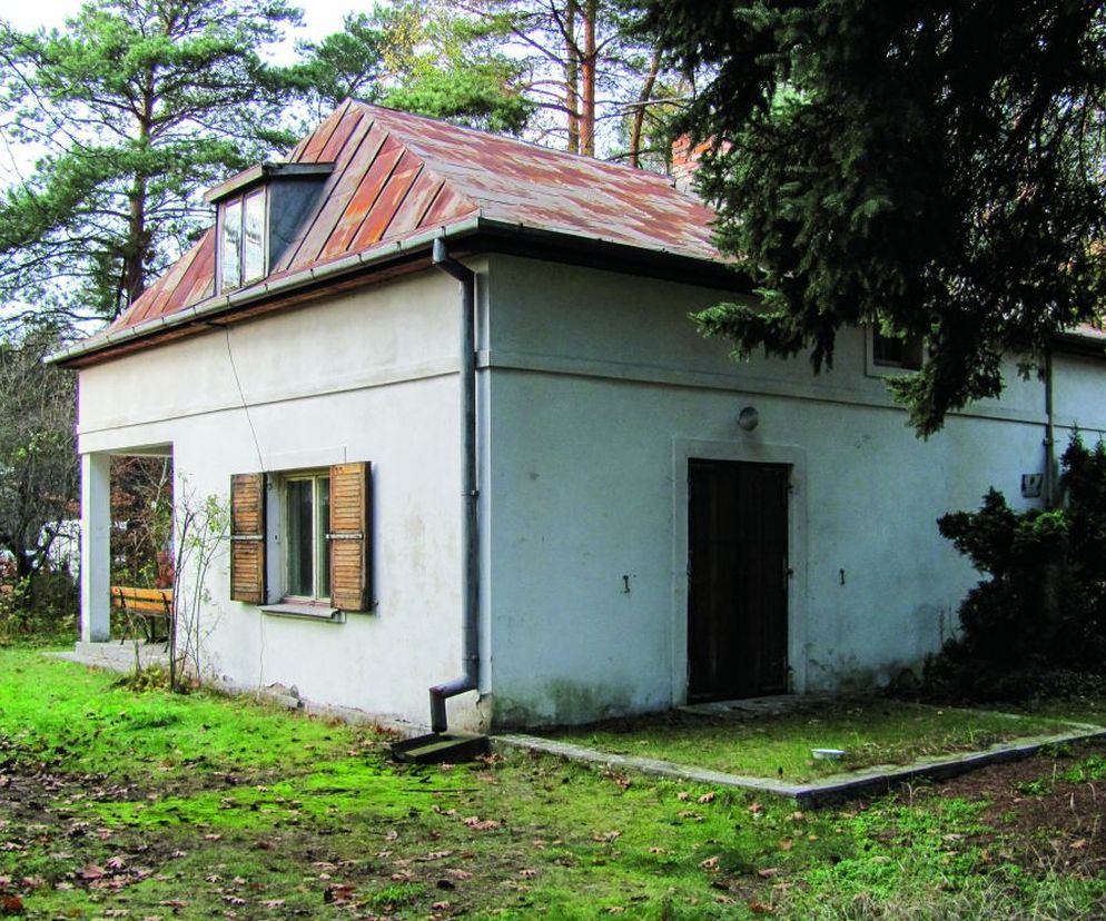 Dlaczego do starej bryły domu warto dobudować nową. Udana rozbudowa domu z lat 50.