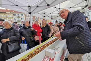 W Kaliszu powstał mazurek wielkanocny, który mierzył ponad 33 metry!