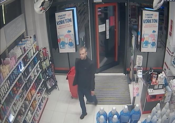 Okradli drogerię w Dobrzejewicach koło Torunia. Rozpoznajesz ich?