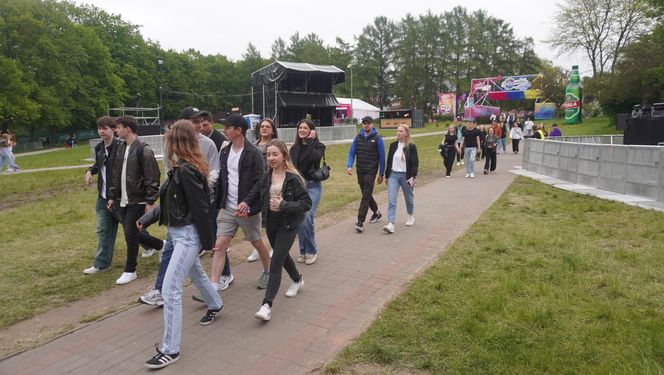 Kortowiada 2025. Koncerty na Plaży Kortowskiej przyciągnęły tłumy. Tak wyglądał drugi dzień imprezy!