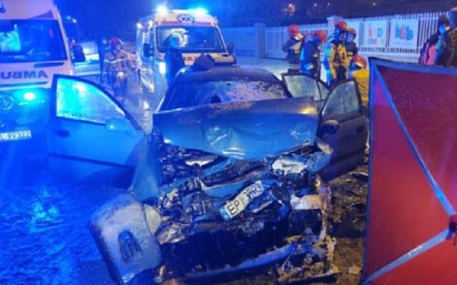 Koszmarny wypadek w Piotrkowie. Mitsubishi wjechało na czołówkę z BMW