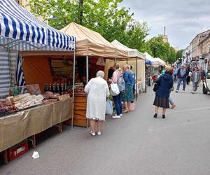 Stoiska wystawców podczas Jarmarku św. Stanisława można odwiedzać w godz. 10.00-18.00 w dn. 10 i 11 maja