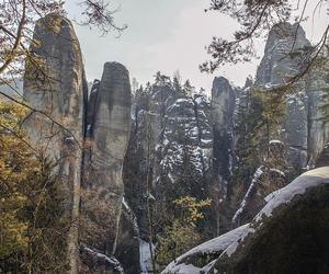 Skalne Miasto w Czechach - zdjęcia. Adršpašskoteplické skály zachwycają o każdej porze roku