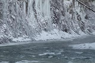 Takie cuda zima wyczarowała na Podkarpaciu. Zjeżdżają ludzie z całej Polski