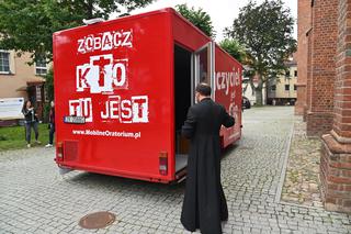 Kiedyś sklep na kółkach, teraz... mobilna kaplica! 