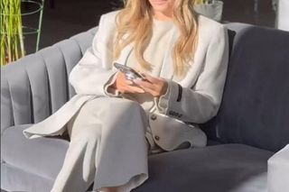 Małgorzata Rozenek-Majdan mknie w srebrnych butkach przez miasto. Ależ z niej sarenka