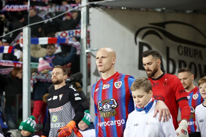 Górnik Zabrze wyszarpał zwycięstwo w meczu z Piastem. Brzydkie zachowanie Podolskiego