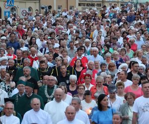 76. rocznica Cudu Lubelskiego. Procesja różańcowa w centrum Lublina