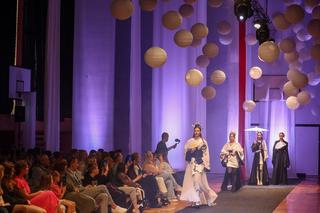 Pokaz mody na Święcie Szkoły Technikum 7 w Sosnowcu