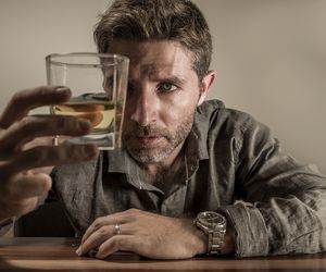 Test na alkoholizm. Czy grozi ci choroba alkoholowa?