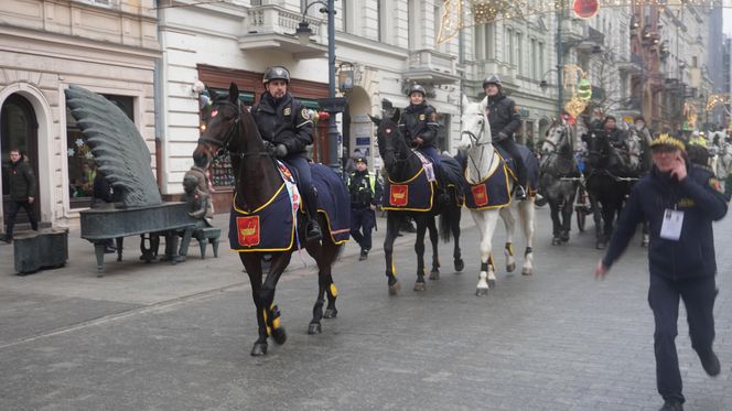 Wielka Szarża w centrum Łodzi. Oddziały konne przeszły przez Piotrkowską