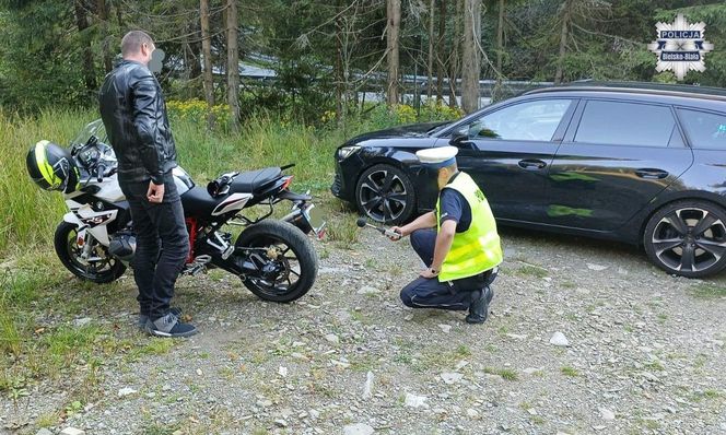Policjanci z Bielska-Białej walczą z amatorami wiejskiego tuningu. Nic już nie zakłóci nocy?