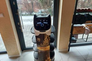 Nowa restauracja w Bydgoszczy. Gotują tu Azjaci, a do stołu podaje robot. Jest też pierwszy w regionie hot-pot