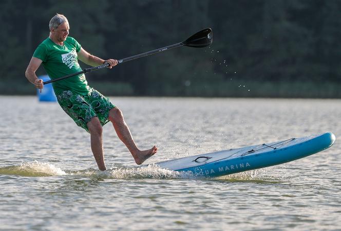 Poseł Poncyljusz szaleje w Olsztynie na SUPie