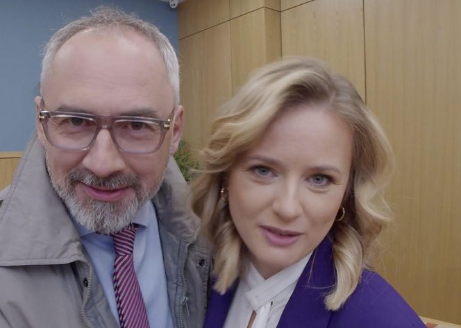 M jak miłość po wakacjach. Julia (Marta Chodorowska), Adam Werner (Jacek Kopczyński)