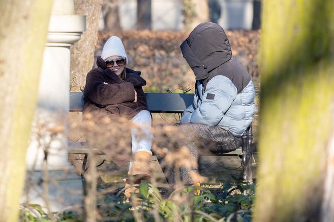 Agnieszka Kaczorowska i Marcin Rogacewicz  na spacerze