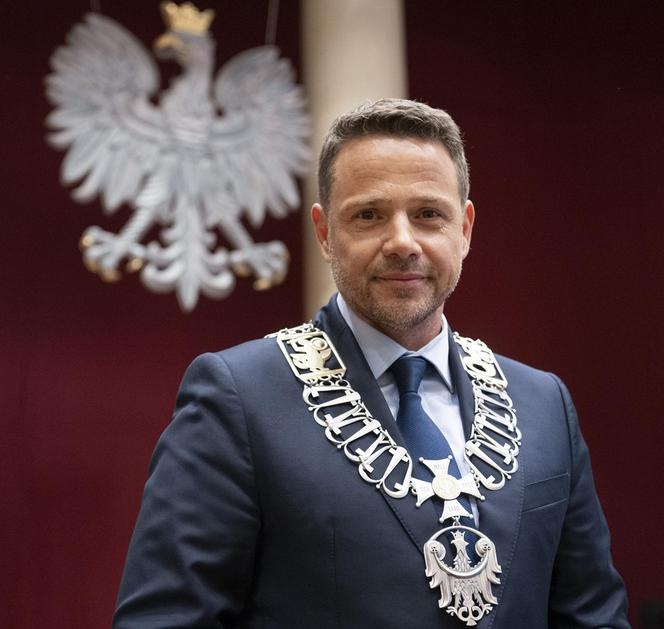 Rafał Trzaskowski złożył ślubowanie. Założyli łańcuch prezydentowi