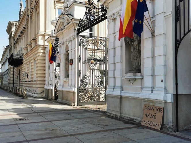 Bunt studentów na UW. Okupują siedzibę samorządu na Krakowskim Przedmieściu