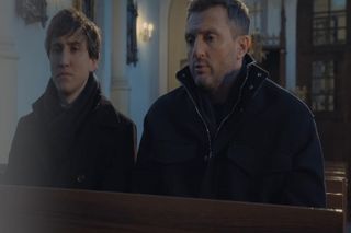 M jak miłość, odcinek 1861: Bartek (Arkadiusz Smoleński), ksiądz Grzegorz (Paweł Janyst)