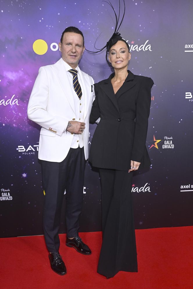 Rutkowski w nowej zaczesce, Rozenek-Majdan z wąsem na głowie i naga Kamińska