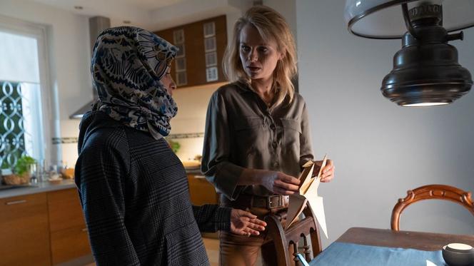 Na dobre i na złe odc. 763. Lina (Izabela Perez), Agata (Emilia Klynstra-Komarnicka)