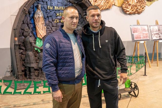 Lukas Podolski odwiedził kopalnię Bielszowice. Piłkarz zjechał 700 metrów pod ziemię