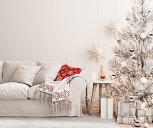 Świąteczne choinki w bieli