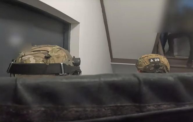 Strzelanina w Bydgoszczy, mężczyzna z raną brzucha. Policjanci weszli do sprawcy o 6.15! Jest NAGRANIE