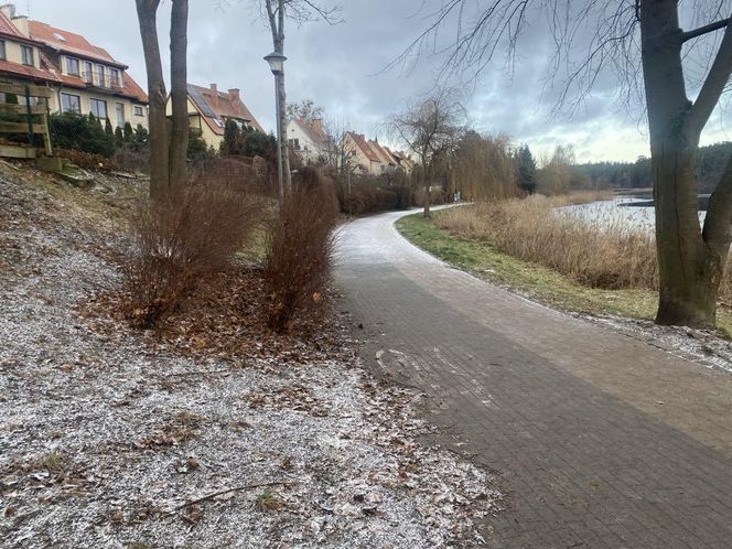Zima zaatakowała na Warmii i Mazurach. W weekend kolejne opady śniegu!