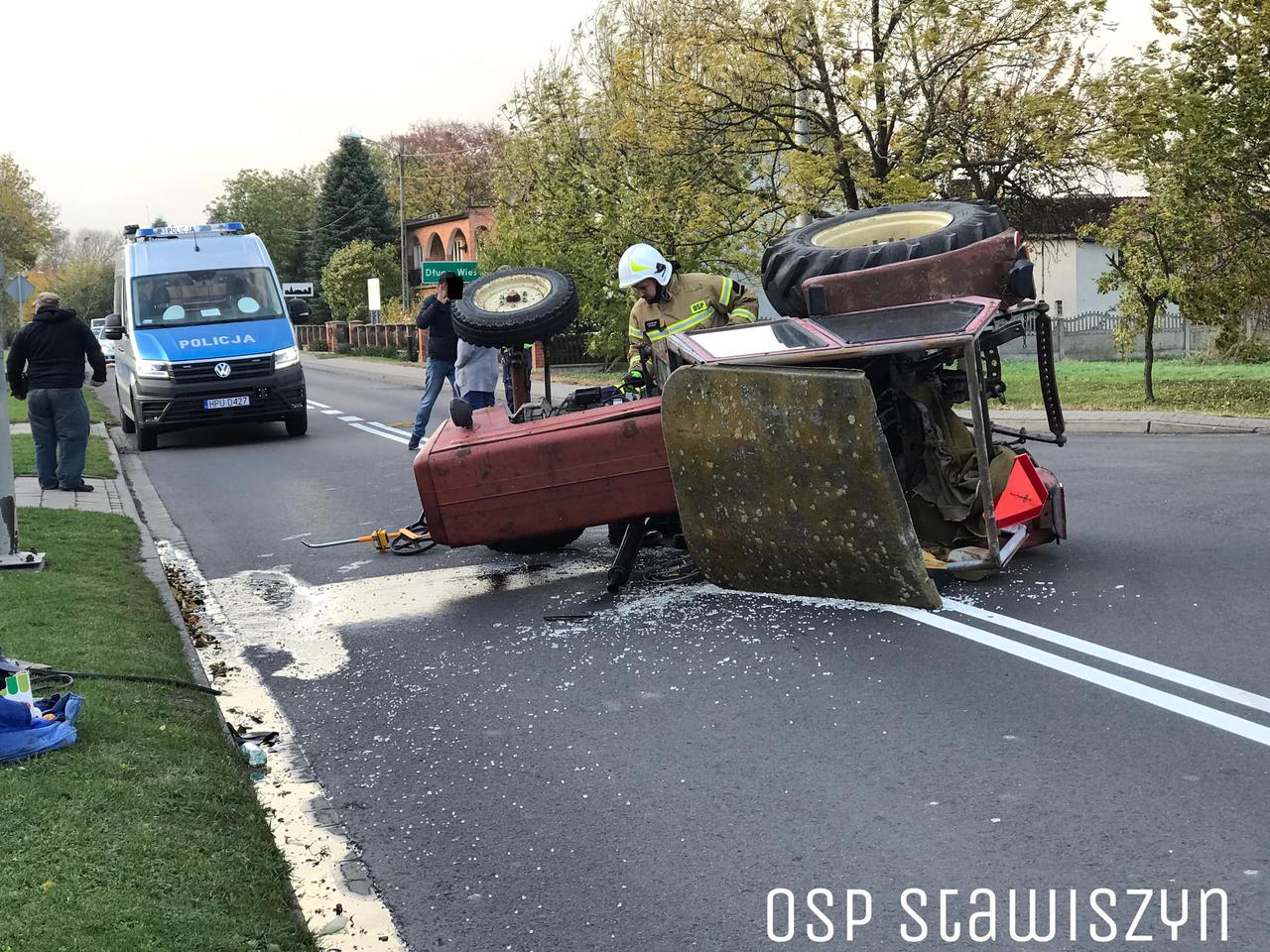 Stawiszyn: Przyjechał po wnuczka ciągnikiem do przedszkola. Doszło do wypadku
