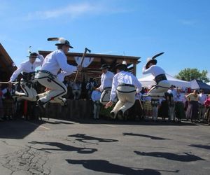 Tańce, loteria i polskie przysmaki. Górale zaszaleli na pikniku z zespołem Wiyrchy