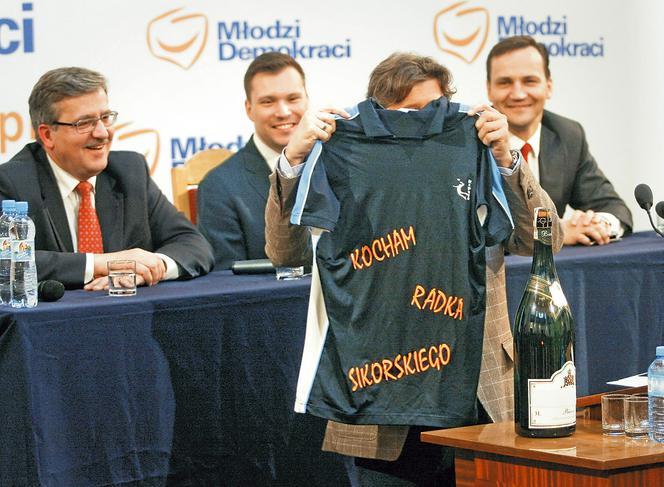 Pierwsze starcie Sikorski: Komorowski wygrał Palikot